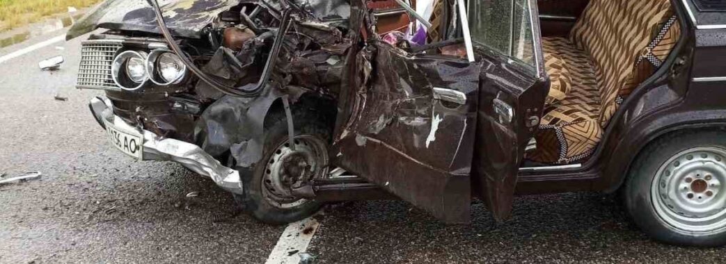 Батько загинув, 14-річна донька у лікарні: на Стрийщині не розминулися дві автівки