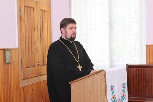 Львівський священник в один день втратив батька та дружину