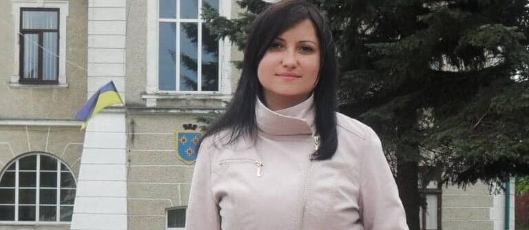 «Раптово втратила свідомість»: молодій жінці з Кам’янки-Бузької потрібні кошти на реабілітацію після складної операції