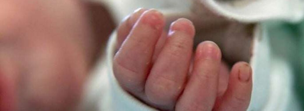 «Від лікарки несло перегаром»: подружжя львів’ян звинувачує медиків у смерті свого новонародженого синочка