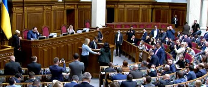 Верховна Рада схвалила закон про олігархів
