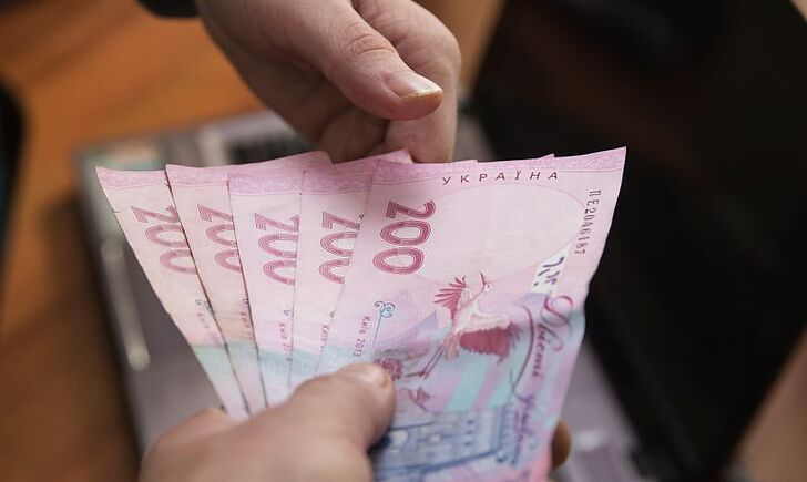 Чотирьом громадам Львівщини не вистачає грошей на зарплату вчителям