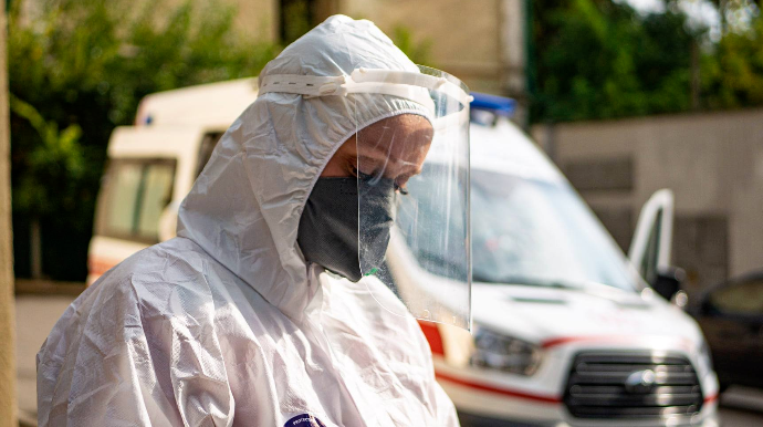 Ще майже 19 тисяч українців підхопили коронавірус: країна наближається до свого антирекорду