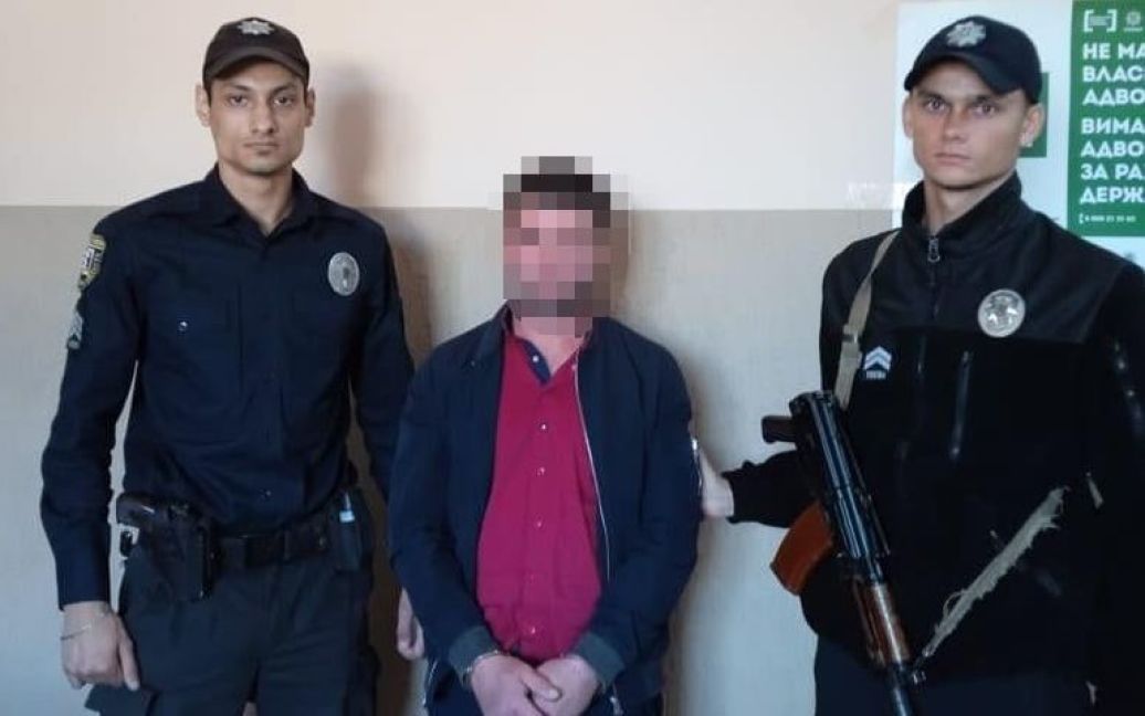 На Закарпатті чоловік побів до смерті прийомну дочку
