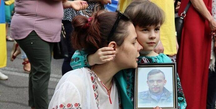 Шестирічній доньці добровольця, який загинув в АТО, відмовили у пенсії