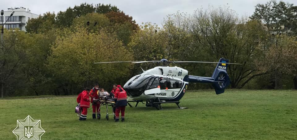 Почалися передчасні пологи: вагітну мешканку Борислава гелікоптером доправили до Львова