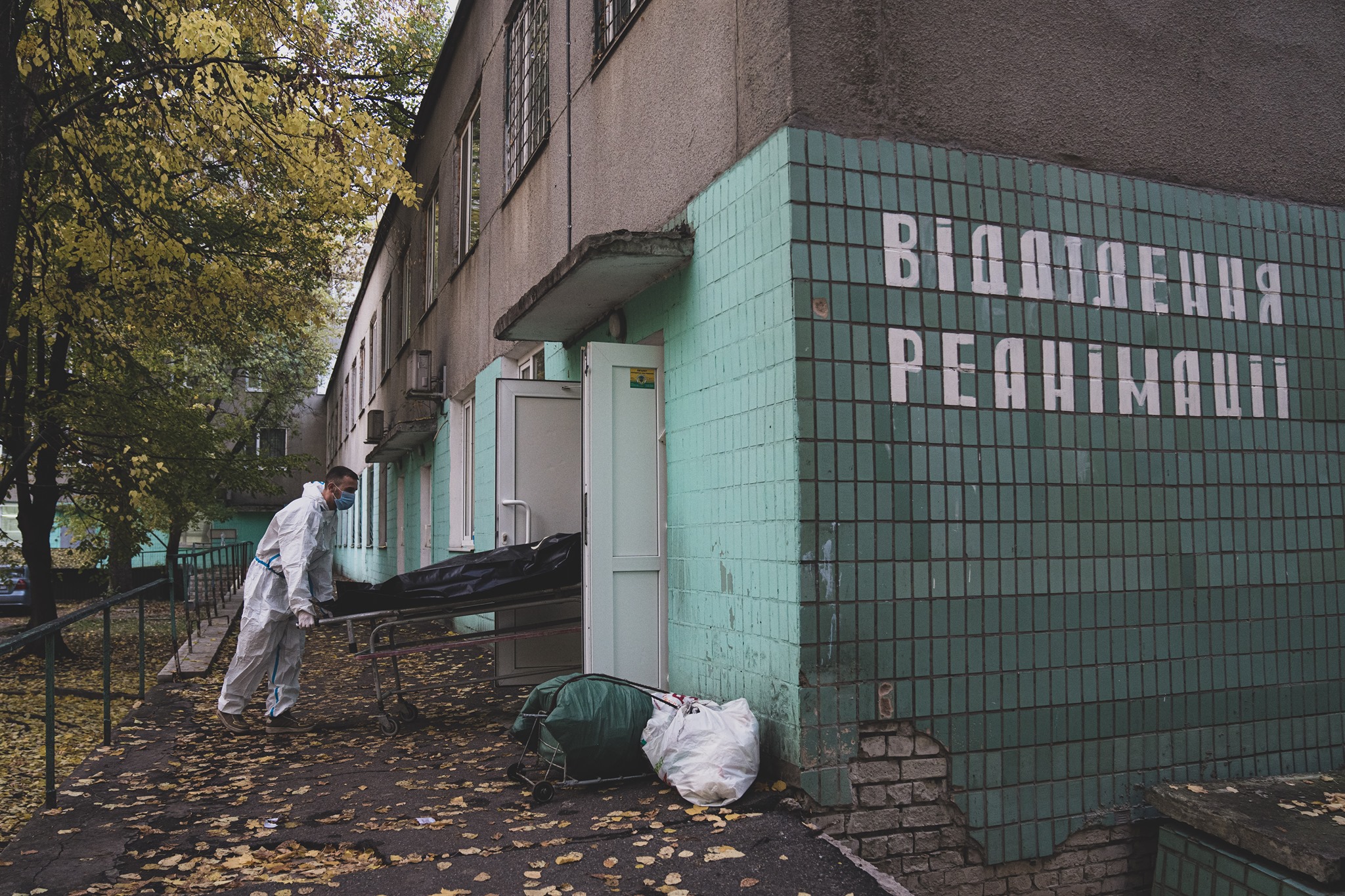 Не була вакцинована: у Львові від ускладнень ковіду померла 40-річна мати трьох дітей