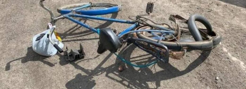 Наїхала маршрутка, а тоді автомобіль: на Самбірщині у жахливій аварії загинув велосипедист