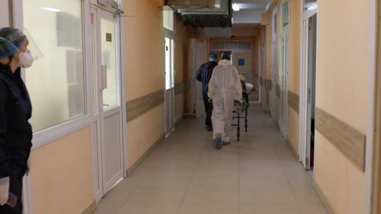 «Жартувала, що помруть в один день»: у Новояворівську COVID-19 забрав життя подружжя