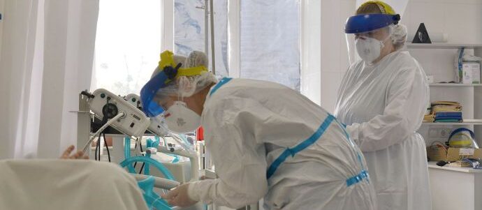 90 мешканців Львівщини з COVID-19 підключені до апаратів ШВЛ: свіжа статистика