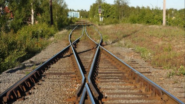 У Львові під потягом загинув чоловік: поліцейські з’ясовують його особу