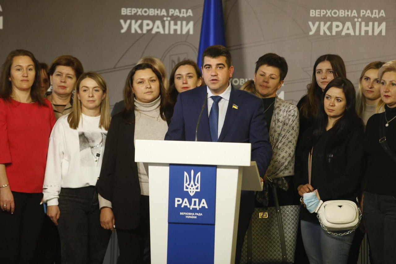 Павло Бакунець разом з вчителями бореться за вчасну виплату зарплати педагогам