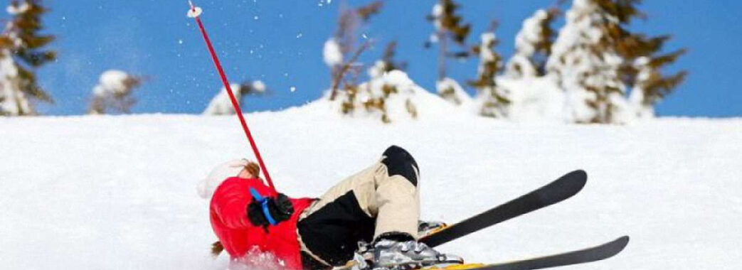 Спускали на ношах: у Славському на лижах травмувалась дитина