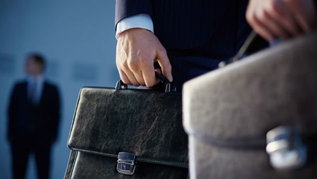 Британія та США відкликають частину своїх дипломатів з України