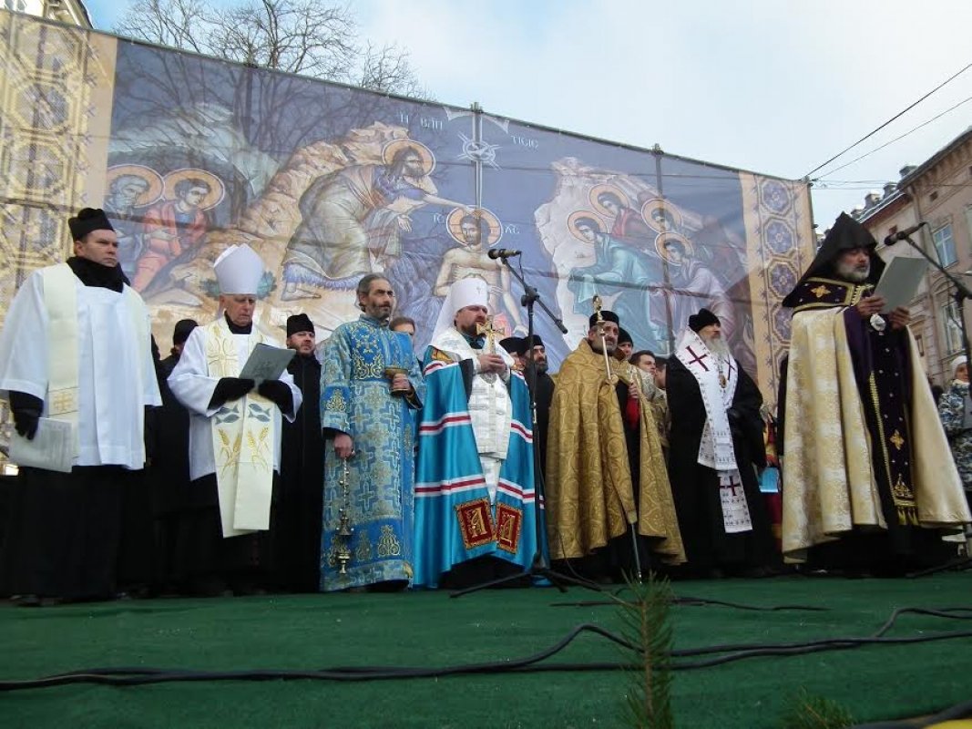 Через коронавірус у Львові скасували загальноміське освячення води