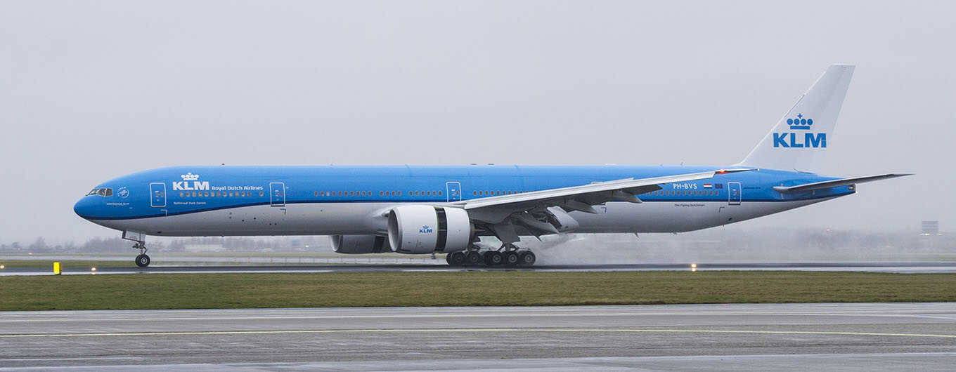 Нідерландська авіакомпанія KLM припиняє польоти у Київ
