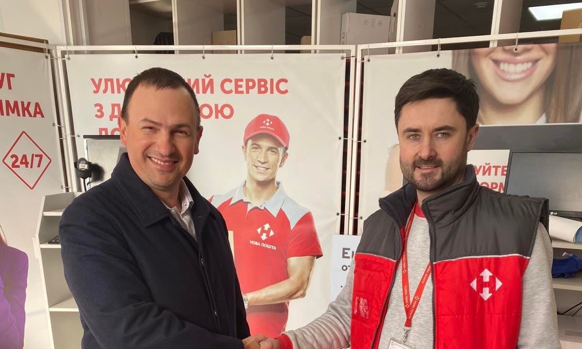 Працівник «Нової пошти» врятував з пожежі людину (ВІДЕО)