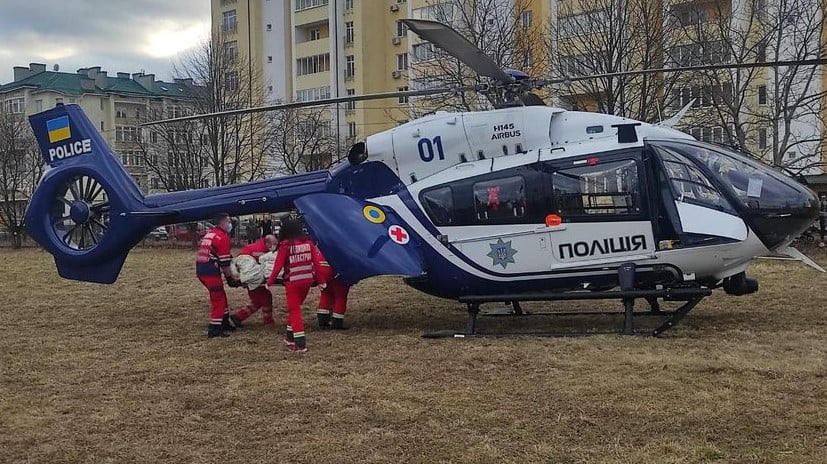 До львівської лікарні гелікоптер доправив травмованого лижника з Моршина