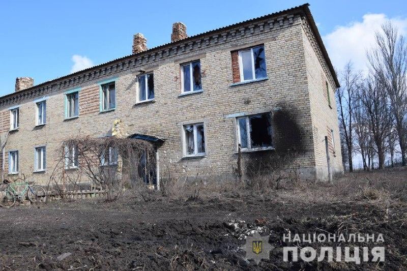 Бойовики обстріляли дитсадок та приватні будинки: постраждала жінка (ВІДЕО)