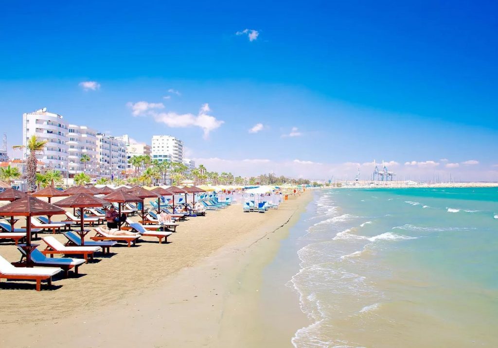 Ще дві країни спрощують в’їзд для вакцинованих туристів