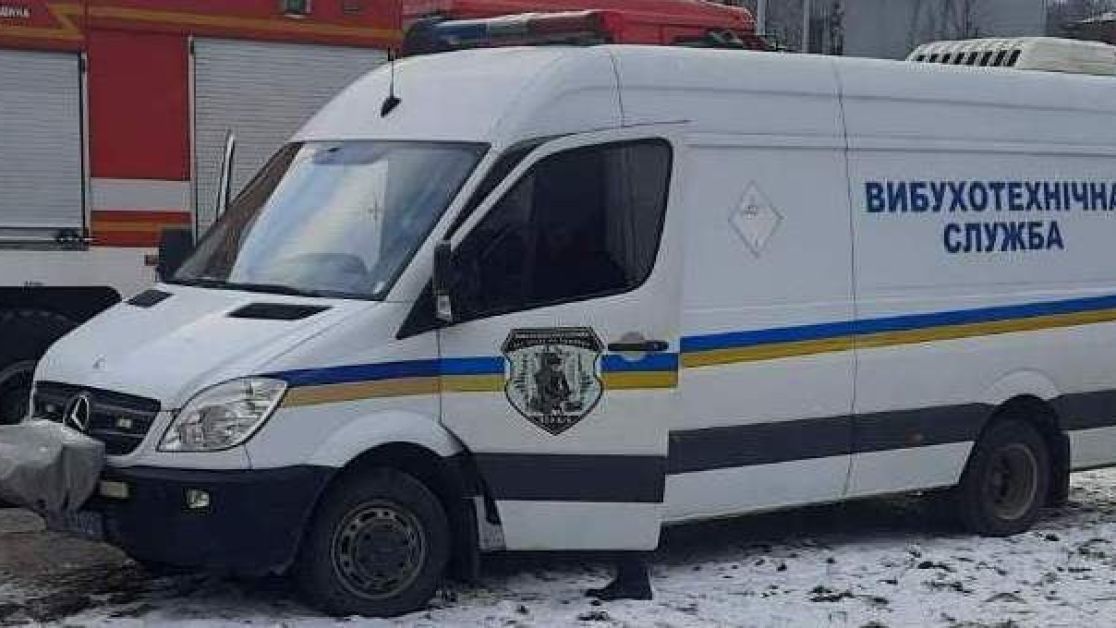 Через повідомлення про замінування школи Львова працюють дистанційно