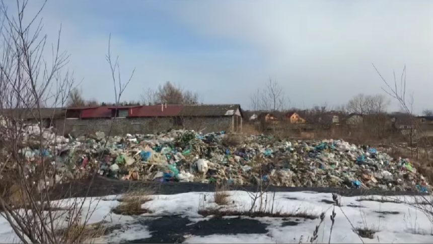 Переселення сміття: у Стебнику “мандрує” незаконне сміттєзвалище