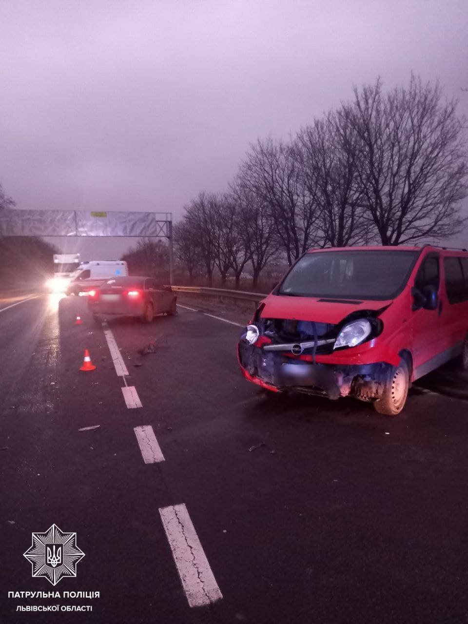 На трасі Львів-Жовква сталося ДТП: є постраждалі (ВІДЕО, ОНОВЛЕНО)
