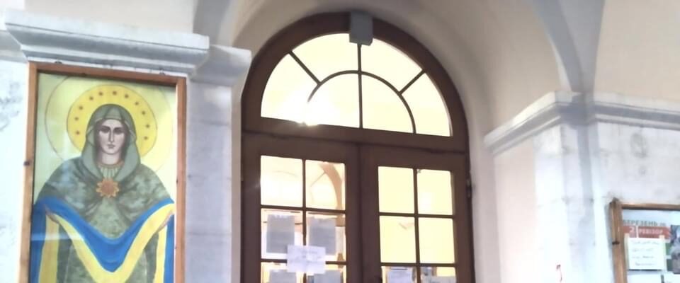Богородиця у камуфляжі: львівські художники створили унікальний образ
