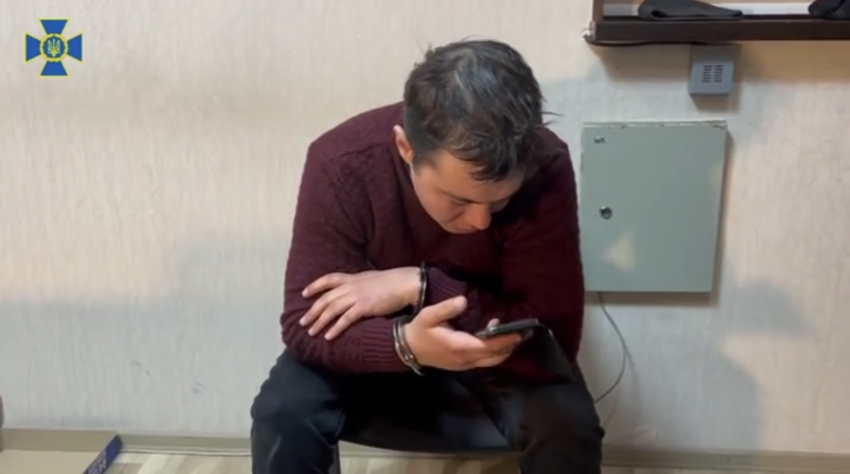 Російський військовий здався в полон на прохання своєї дівчини