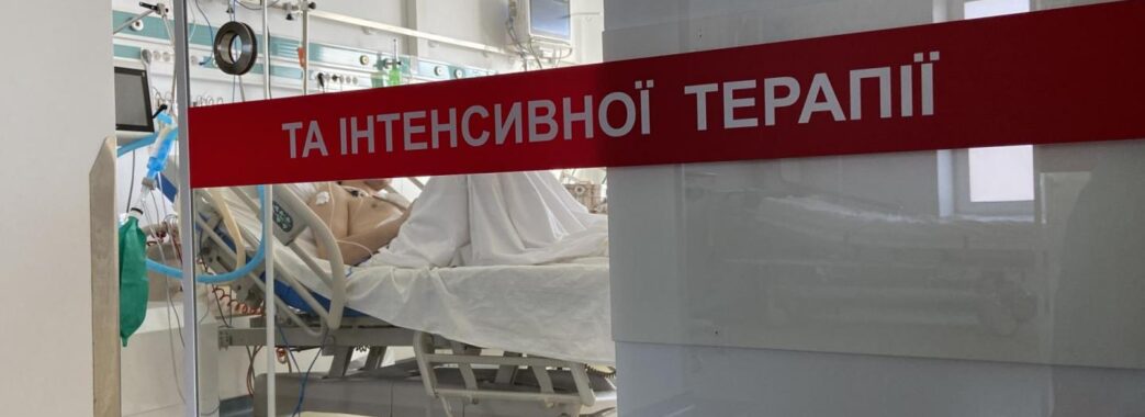 Біля чоловіка розірвався снаряд: львівські медики врятували киянина за допомогою доповненої реальності
