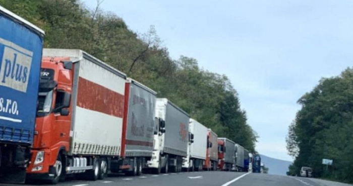 Для чотирьох категорій водіїв спрощено порядок перетину держкордону