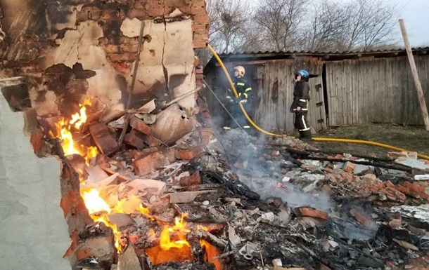 Через обстріли Київ частково знеструмлений, а мешканців чекає довга комендантська година