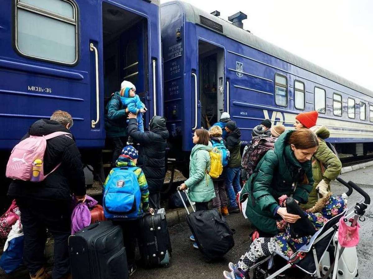 Уряд виділив 10 млрд гривень на виплати вимушеним переселенцям