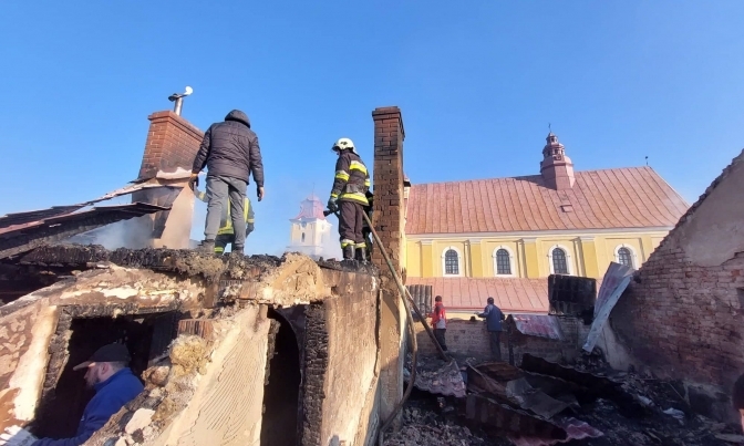 У Рудках горів Парафіяльний дім при храмі Успіння Пресвятої Богородиці (ВІДЕО)