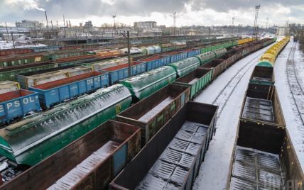 УЗ націоналізує 15 тис. російських вагонів, що стоять на коліях України
