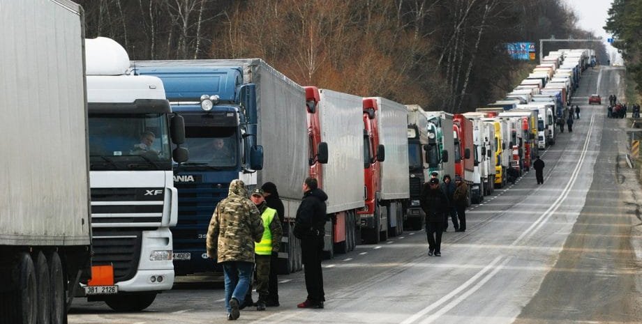 Водії, що перевозять допомогу, зможуть перетинати кордон за спрощеною процедурою