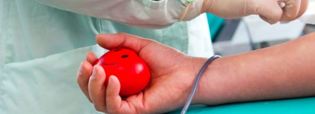 Українців закликають реєструватися в базі донорів крові