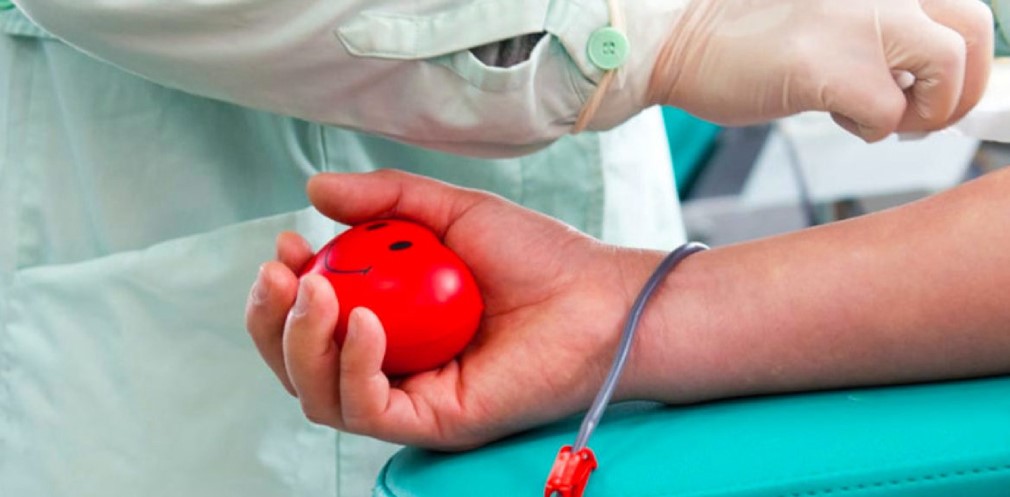 Українців закликають реєструватися в базі донорів крові