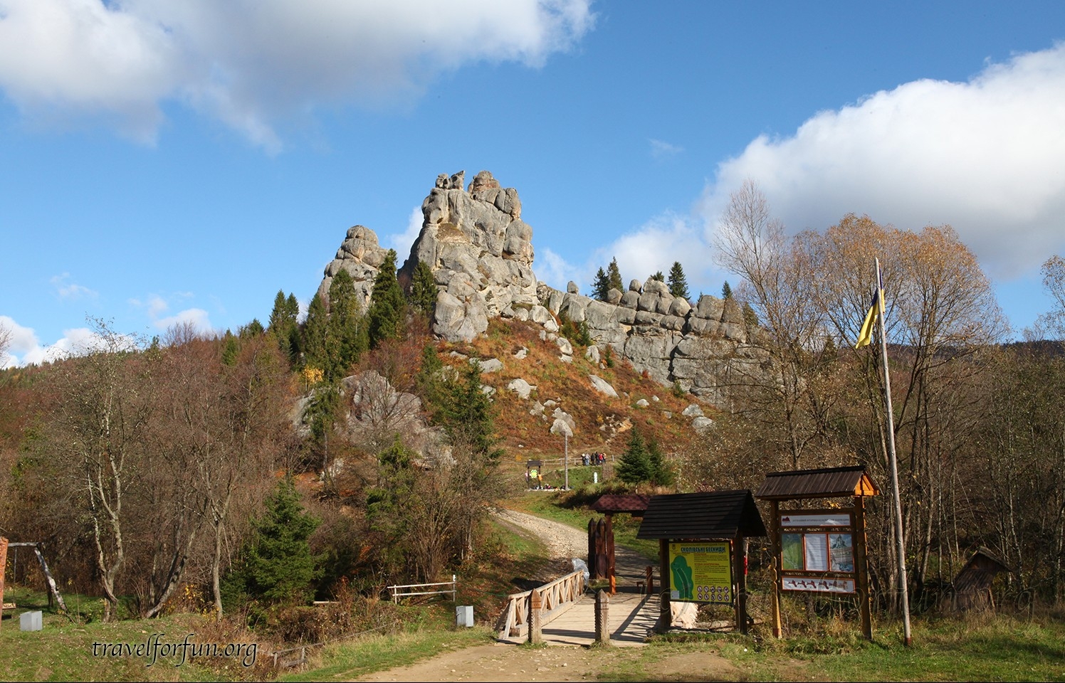Заповідник “Тустань” відновлює роботу: вхід для відвідувачів безкоштовний
