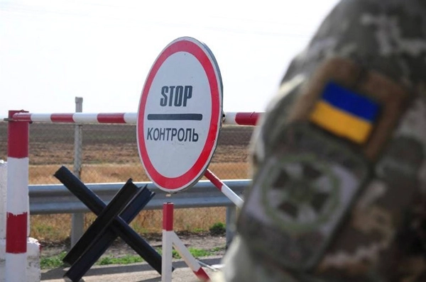 Хто з чоловіків призовного віку може перетинати кордон без погодження з прикордонниками – роз’яснення ЛОВА