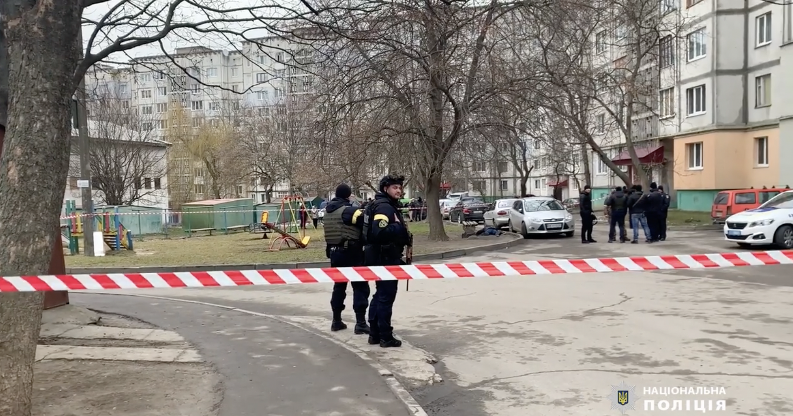 Мешканець Рівного з вікна розстріляв двох перехожих