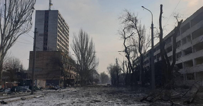 Окупанти силою вивезли пацієнтів і медиків пологового будинку у Маріуполі