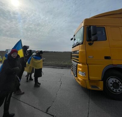 Активісти блокують в’їзд російських та білоруських вантажівок на кордоні