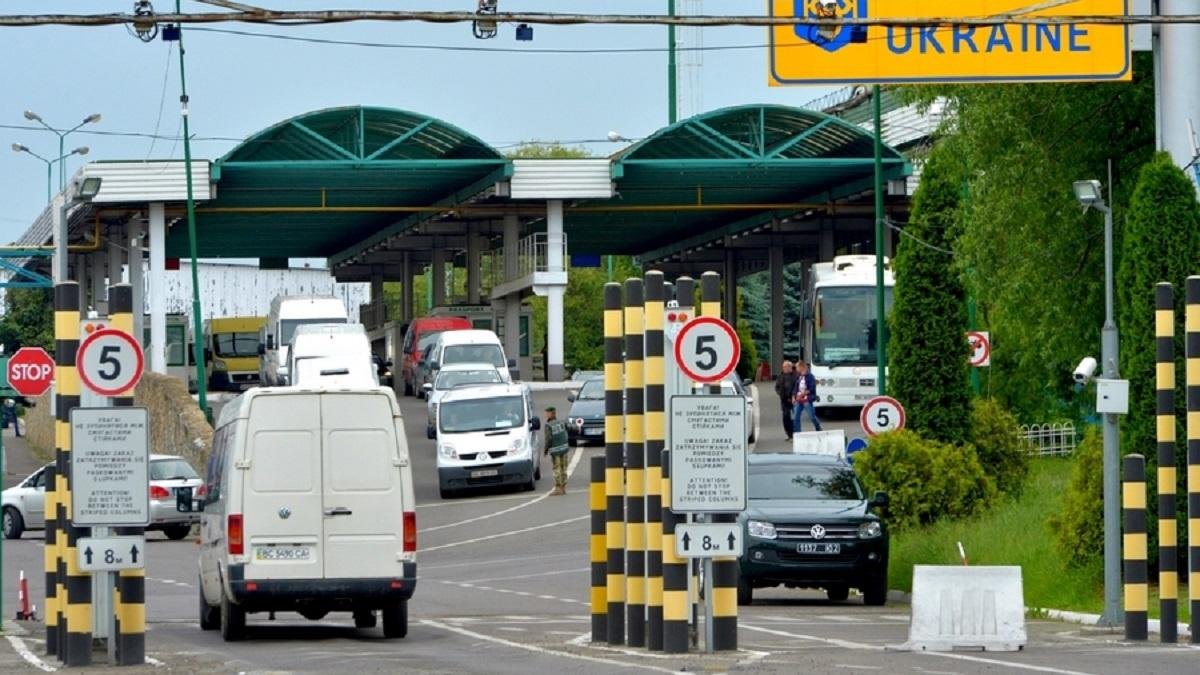 Волонтери запустили ініціативу з відслідковування ситуації на кордонах