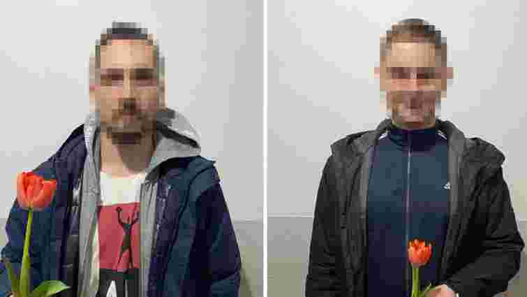 Прикордонники привітали чоловіків-утікачів квітами з нагоди 8 березня (ВІДЕО)