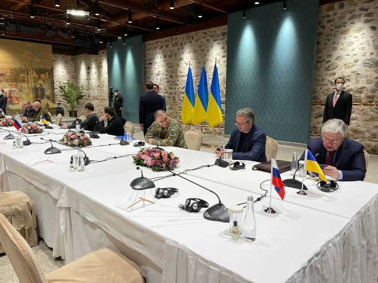 В Туреччині стартував черговий раунд перемовин між Україною і росією