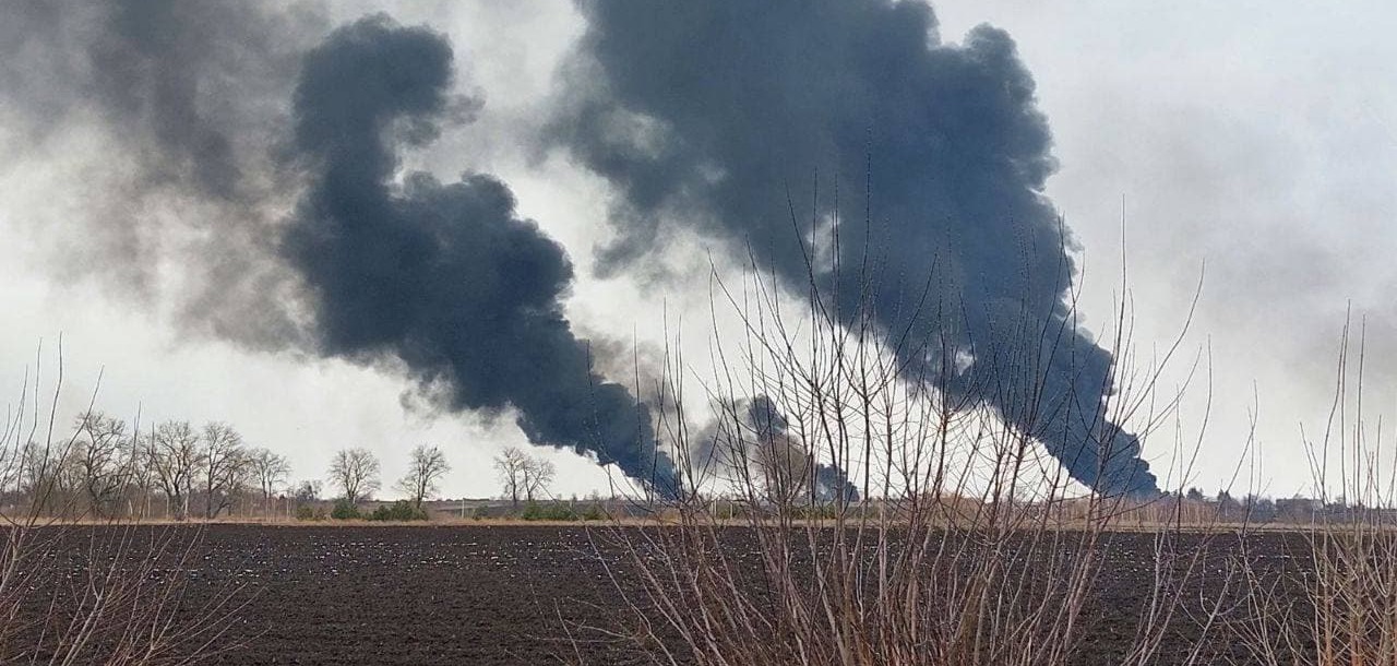 Окупанти випустили ракети по Вінниці: горить аеропорт