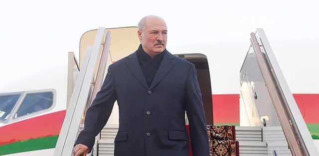 Лукашенко прилетів до Москви