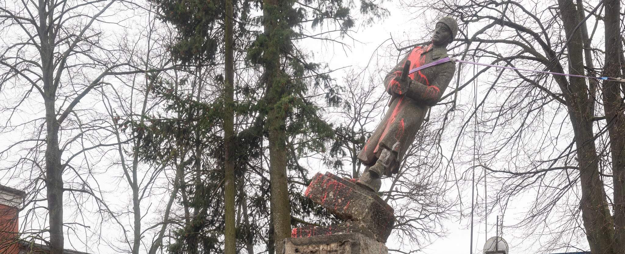 У Польщі почали масово зносити пам’ятники радянській армії