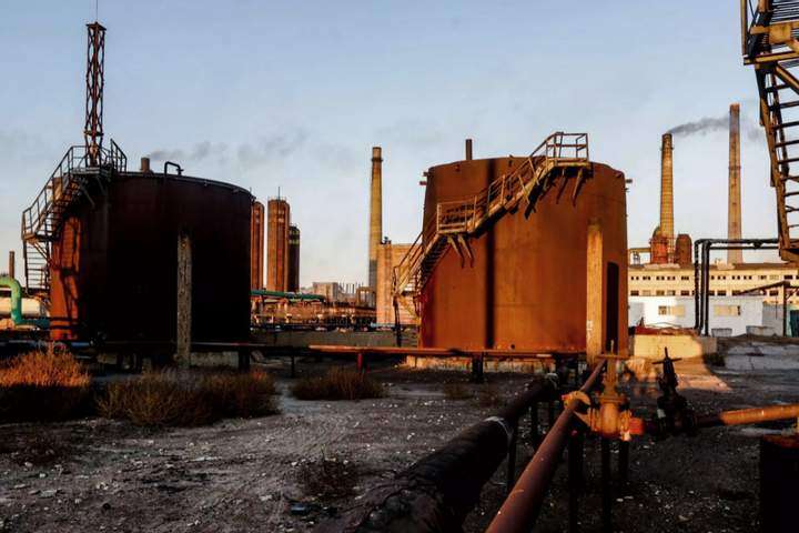 На Донеччині росіяни обстріляли хімічний завод